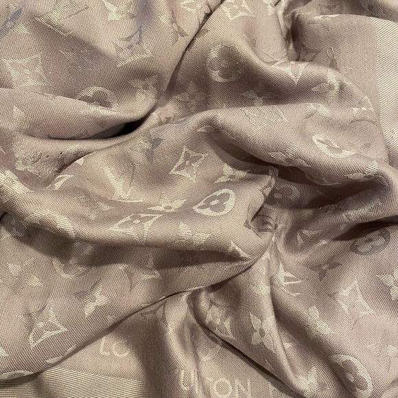 Authentic Louis Vuitton Monogram Scarf - Picture 1 of 14
